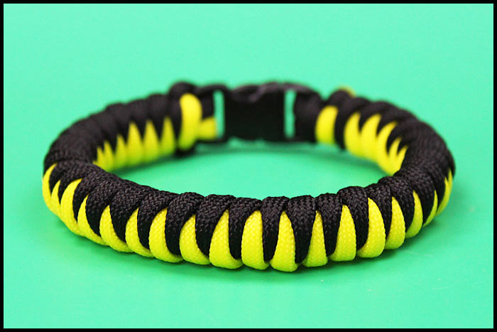 Dragon Paracord Bracelet, Hobbies & Toys, Stationery & Craft, Handmade  Craft on Carousell